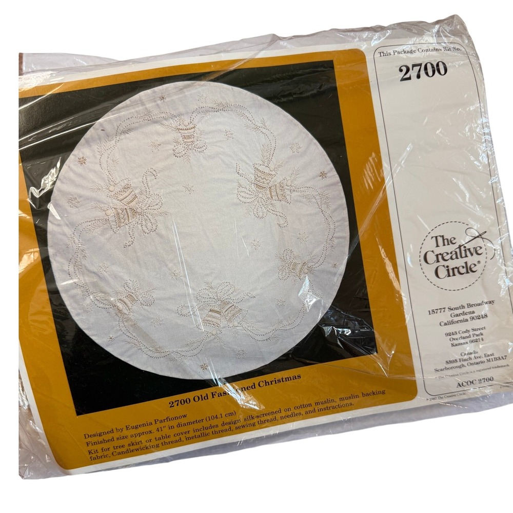 VTG Tree Skirt or Table Decor Embroidery Kit 41in White Christmas 2700 Sealed